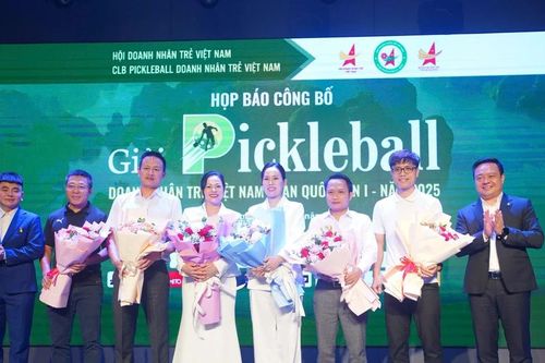Triệu Cầu lông và dàn sao doanh nhân đổ bộ giải Pickleball Doanh nhân trẻ toàn quốc 2025