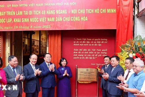 Lễ gắn biển Ngôi nhà 48 Hàng Ngang - nơi Bác Hồ khởi thảo 'Tuyên ngôn Độc lập'