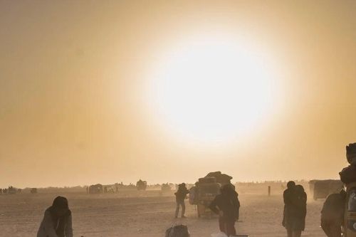 Hàng nghìn người di cư vượt qua sa mạc Sahara bất chấp nguy hiểm