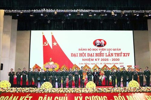 Xây dựng Học viện Lục quân chính quy, thông minh, hiện đại