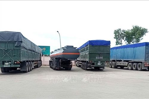Xử lý nghiêm các trường hợp xe chở cát quá tải gần 300%