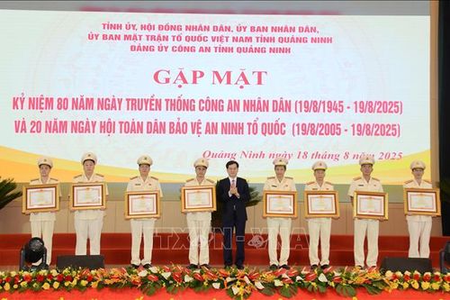 Bản lĩnh 'lá chắn thép' bảo vệ bình yên và phát triển