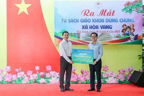 Lọc hóa dầu Bình Sơn chung tay xây dựng 'Tủ sách giáo khoa dùng chung'
