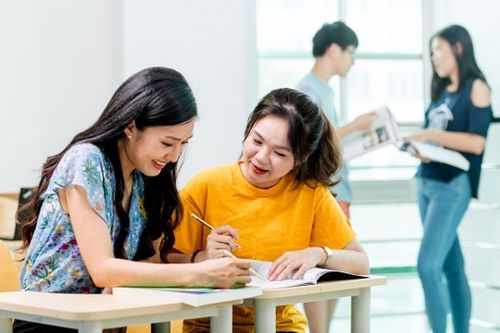 Từ 25/9, nhiều cấp học được phép dạy và học bằng tiếng nước ngoài