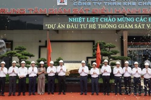 TKV gắn biển công trình chào mừng Đại hội đại biểu Đảng bộ Chính phủ