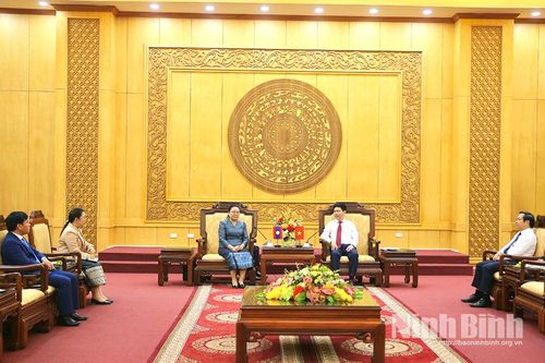 Đồng chí Bí thư Tỉnh ủy tiếp Đại sứ đặc mệnh toàn quyền nước Cộng hòa Dân chủ Nhân dân Lào tại Việt Nam