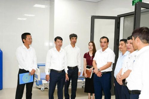 Phó Chủ tịch UBND tỉnh Nguyễn Khắc Hiếu kiểm tra công tác chuẩn bị tổ chức Lễ khánh thành Trung tâm Y tế khu vực Yên Lạc
