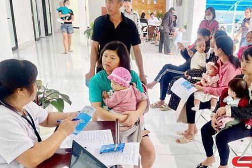 Quan tâm chăm sóc sức khỏe trẻ em