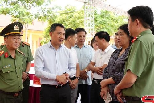 Đồng chí Chủ tịch UBND tỉnh kiểm tra công tác chuẩn bị Lễ khởi công Trường Phổ thông Nội trú liên cấp Tiểu học – THCS Phiêng Khoài