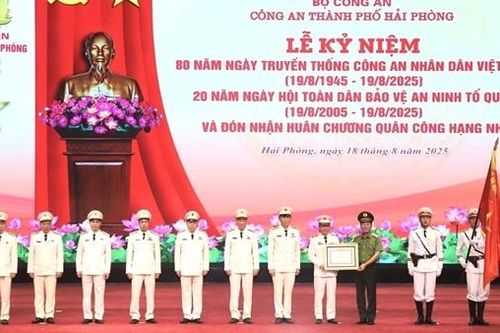 Công an TP Hải Phòng đón nhận Huân chương quân công hạng Nhì