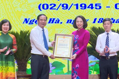 Gắn biển công trình khu liên hợp Cung thể thao Quần Ngựa