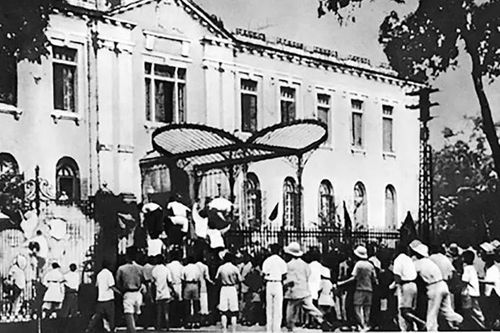 Quyết định táo bạo của Thành ủy Hà Nội Mùa thu 1945