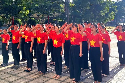 Công ty Cổ phần Xuất nhập khẩu Cao Bằng tổ chức Lễ chào cờ kỷ niệm 80 năm Cách mạng Tháng Tám 19/8 và Quốc khánh 2/9