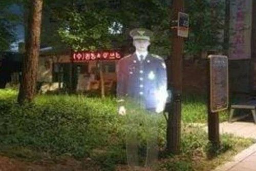 Cảnh sát Hàn Quốc thử nghiệm 'cảnh sát 3D' kỳ lạ, dân tình vừa tò mò vừa lo lắng liệu có thực sự ngăn chặn được tội phạm