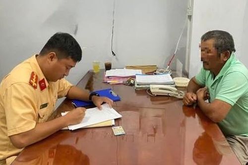 Xử phạt người đàn ông để vật nuôi đi vào đường hầm sông Sài Gòn