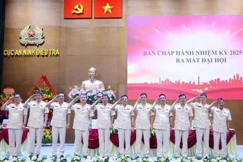 Quyết liệt xây dựng lực lượng An ninh điều tra tiến thẳng lên hiện đại
