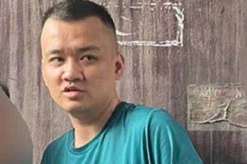 Đối tượng có tiền án mang dao đi cướp tiệm vàng giữa ban ngày
