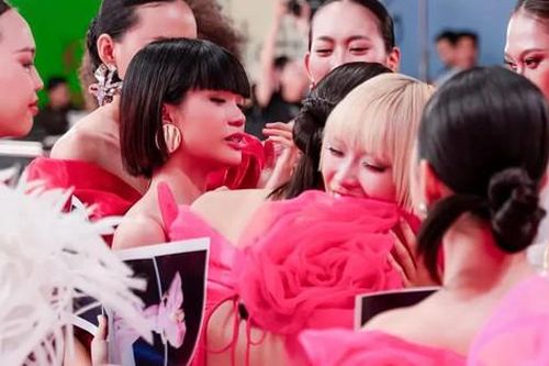 Thủ lĩnh nhà chung Vietnam's Next Top Model bất ngờ bị loại
