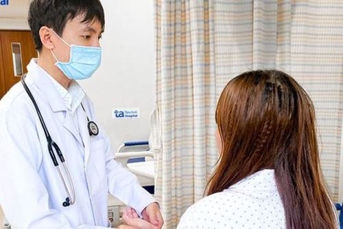 Người phụ nữ 40 tuổi bị cường giáp nhập viện nguy kịch thừa nhận một sai lầm nhiều người Việt mắc phải