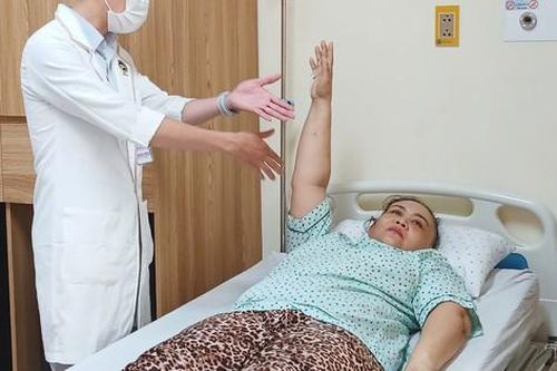 Đột ngột đau đầu trong lúc đang quét nhà, người phụ nữ 48 tuổi đi khám phát hiện vỡ túi phình động mạch não