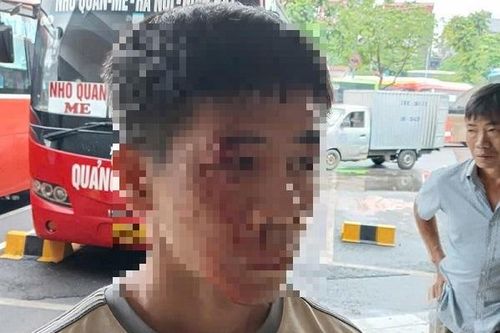 Phụ xe tố bị tài xế nhà xe khác đánh tới tấp tại Bến xe Giáp Bát