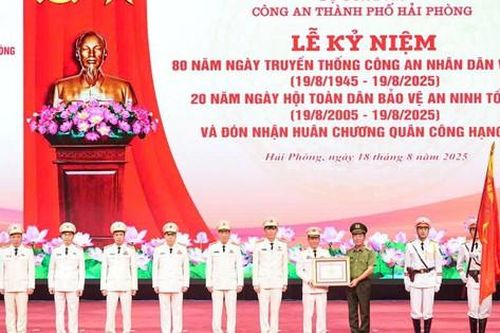 Công an TP Hải Phòng đón nhận Huân chương Quân công hạng Nhì