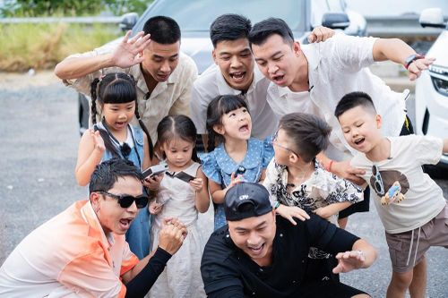 Món quà mùa hè mơ ước cho các cặp bố con