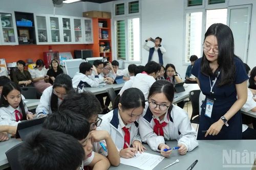Hà Nội: Tuyển dụng gần 1.000 giáo viên, nhân viên cho trường công lập
