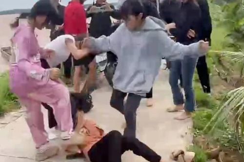Vĩnh Long xác minh clip một nữ sinh bị đánh hội đồng lan truyền trên mạng xã hội