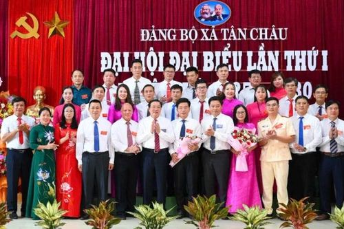 Trưởng Ban Nội chính Trung ương Phan Đình Trạc dự Đại hội Đảng bộ xã Tân Châu, Nghệ An