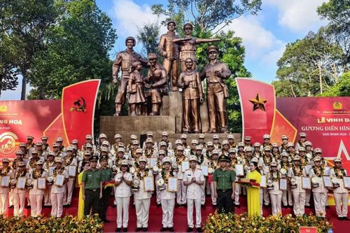 Công an TPHCM tuyên dương 80 gương điển hình tiên tiến