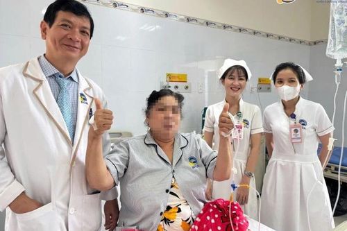 Xương cá đâm thủng, tạo mủ cả tháng trong dạ dày bệnh nhân 56 tuổi