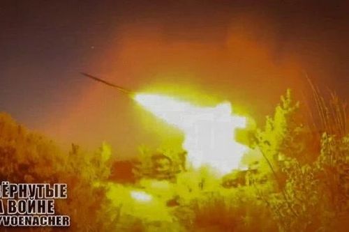 TOS-3 Dragon mạnh mẽ vượt trội nhờ khung gầm T-80