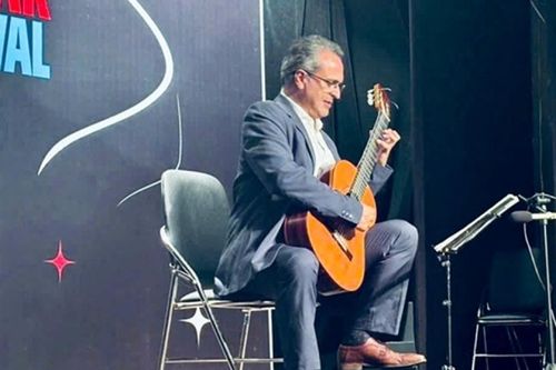 Nghệ sĩ guitar Maestro Mauricio: 'Tự hào là một phần của sợi dây kết nối tình hữu nghị Việt Nam - Mexico'
