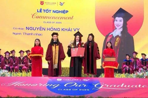 Nguyễn Hồng Khải Vy – Đại sứ sinh viên tài năng, thủ khoa chuyên ngành Thanh nhạc Trường Đại học Văn Lang