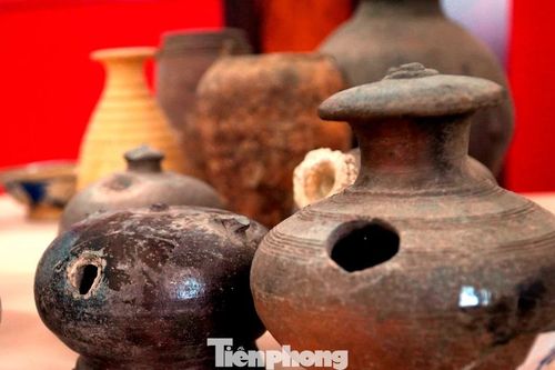 Chuyển giao hơn 1.400 tư liệu, hiện vật quý cho bảo tàng