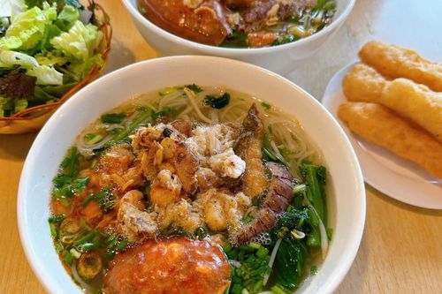 Du lịch Hạ Long 1 ngày, ăn đặc sản gì, chơi ở đâu?