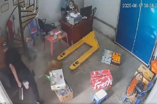 Bắt giữ nghi phạm dùng dao chém 3 người tại chợ đầu mối hoa quả