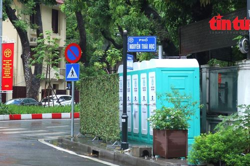 Hà Nội triển khai hàng trăm nhà vệ sinh, trạm phát sóng phục vụ Quốc khánh 2/9