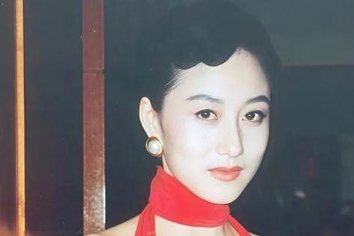 Cuộc sống bí ẩn của Hoa hậu nắm trong tay 7000 tỷ đồng, được chồng dặn dò lo hậu sự