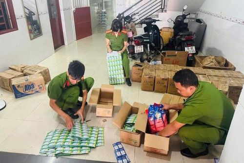 Phát hiện 40.000 sản phẩm tiêu dùng nhái nhãn hiệu nổi tiếng chuẩn bị tuồn ra thị trường
