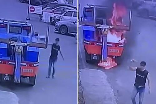 Người đàn ông đổ xăng, châm lửa đốt xe và lý do bất ngờ