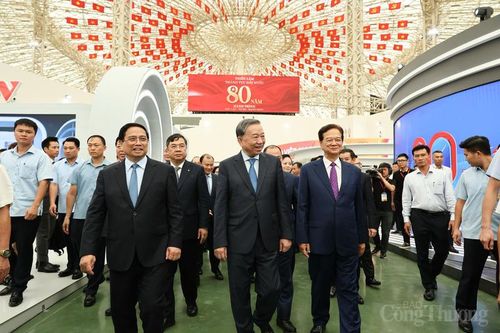 Kỷ lục lịch sử và khát vọng 'đàng hoàng hơn, to đẹp hơn'