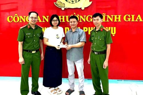 Nữ giáo viên nhặt được gần 80 triệu đồng trả lại người mất