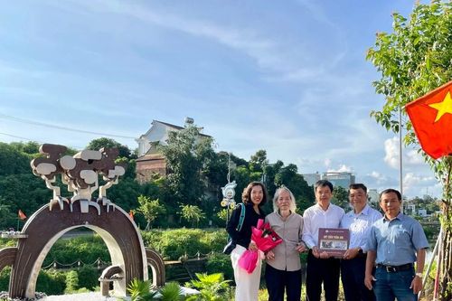 Khánh thành cụm tác phẩm điêu khắc 'Đất và người Gia Lai' tại suối Hội Phú