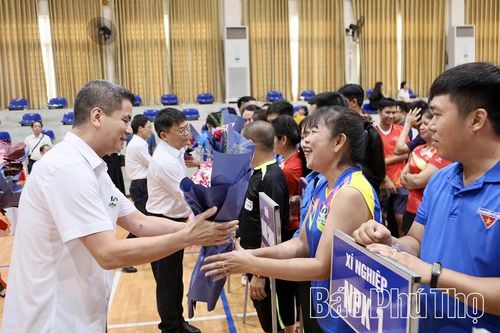 Khai mạc Giải thể thao truyền thống 'Cup supe Lâm Thao' năm 2025