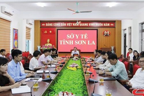 Mít tinh hưởng ứng Ngày Vệ sinh yêu nước nâng cao sức khỏe nhân dân