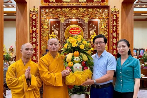 Hưng Yên: Đoàn công tác Ủy ban MTTQVN tỉnh thăm hạ trường chùa Thánh Long