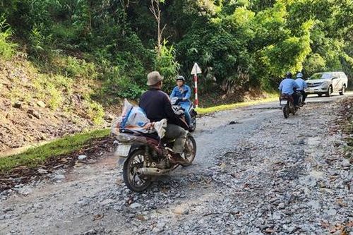Quảng Ngãi: Cấp thiết đầu tư hai tuyến giao thông huyết mạch nối ven biển với biên giới