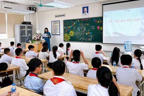 Hà Nội tuyển gần 1.000 giáo viên, nhân viên cho năm học 2025